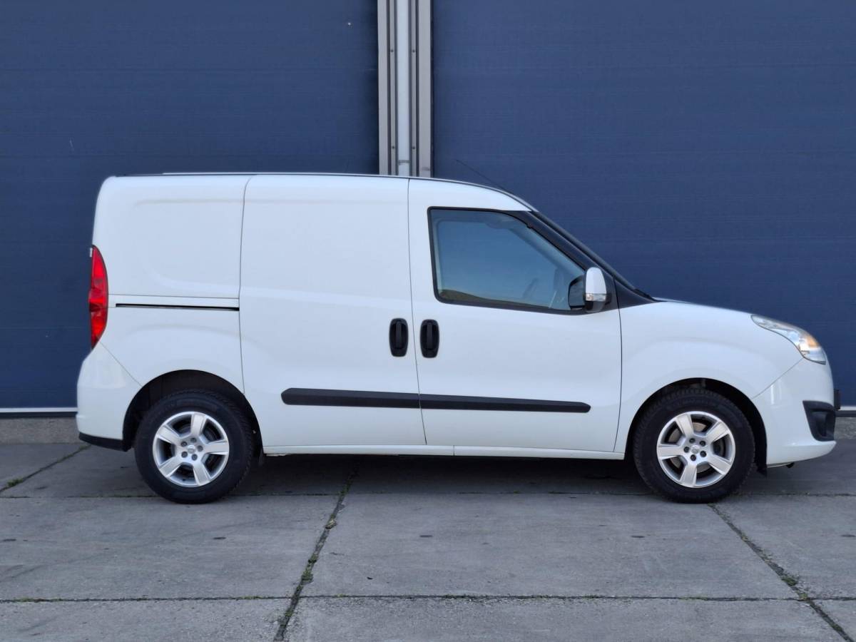 Opel Combo Opel Combo 1.6 CDTi L1H1 Sport CAMERA / EURO 6 / CARPLAY / AIRCO / TREKHAAK / MARGE AUTO !!