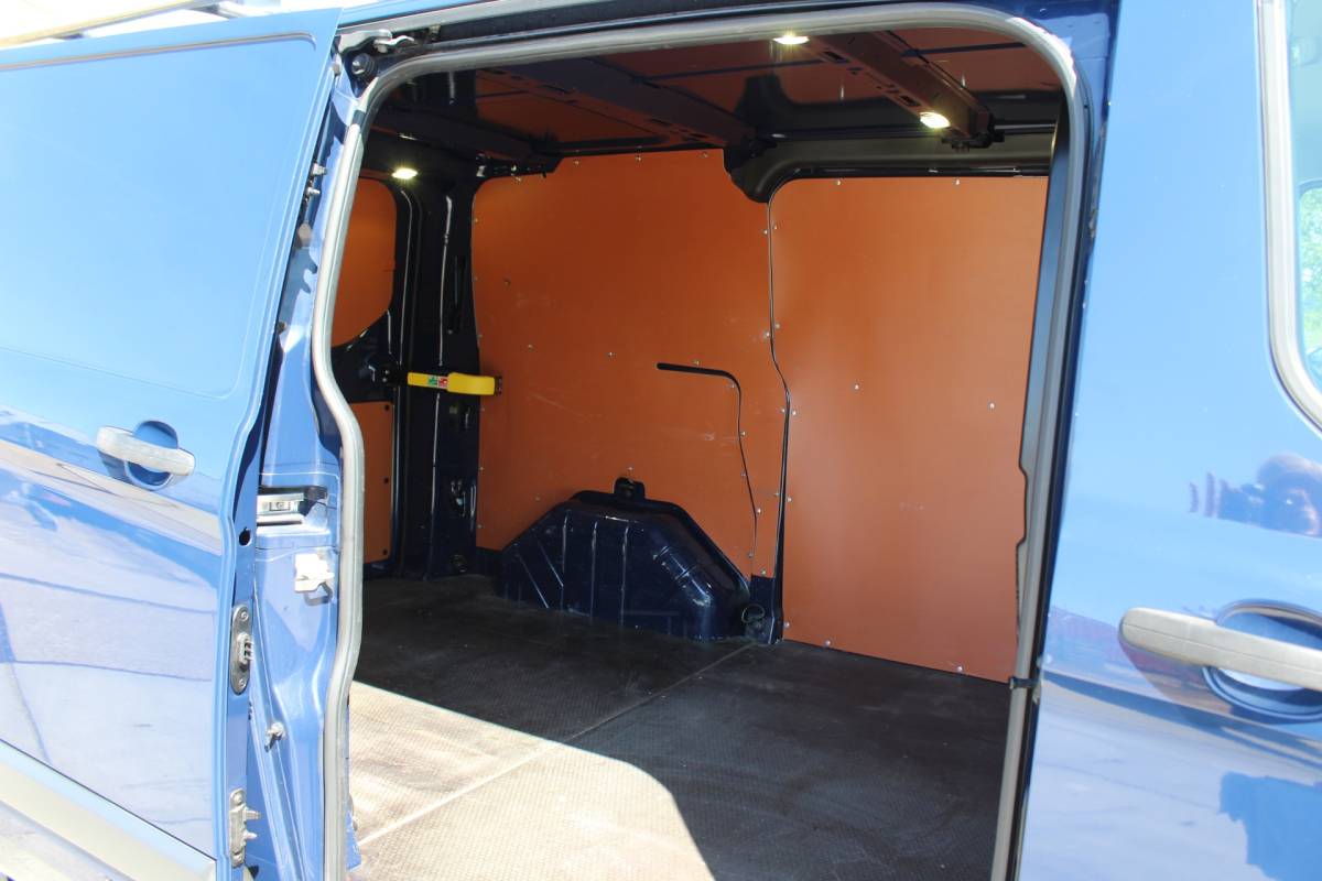 Ford Transit Custom Ford Transit Custom 270 2.0 TDCI L1H1 Economy Edition 1E EIG, AIRCO TREKHAAK NAP