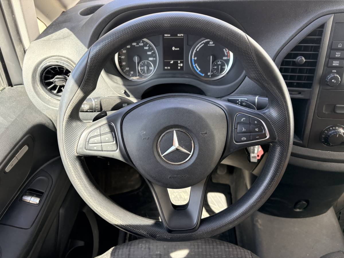 Mercedes-Benz eVito Mercedes-Benz eVito 112 66kWh L2 Elektrisch 95.8% (SOH) 280-WLTP 80kw Snelladen Climate Control Cruise Control Camera Stoelverwarming Parkeersensoren