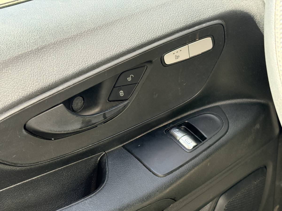 Mercedes-Benz eVito Mercedes-Benz eVito 112 66kWh L2 Elektrisch 95.8% (SOH) 280-WLTP 80kw Snelladen Climate Control Cruise Control Camera Stoelverwarming Parkeersensoren