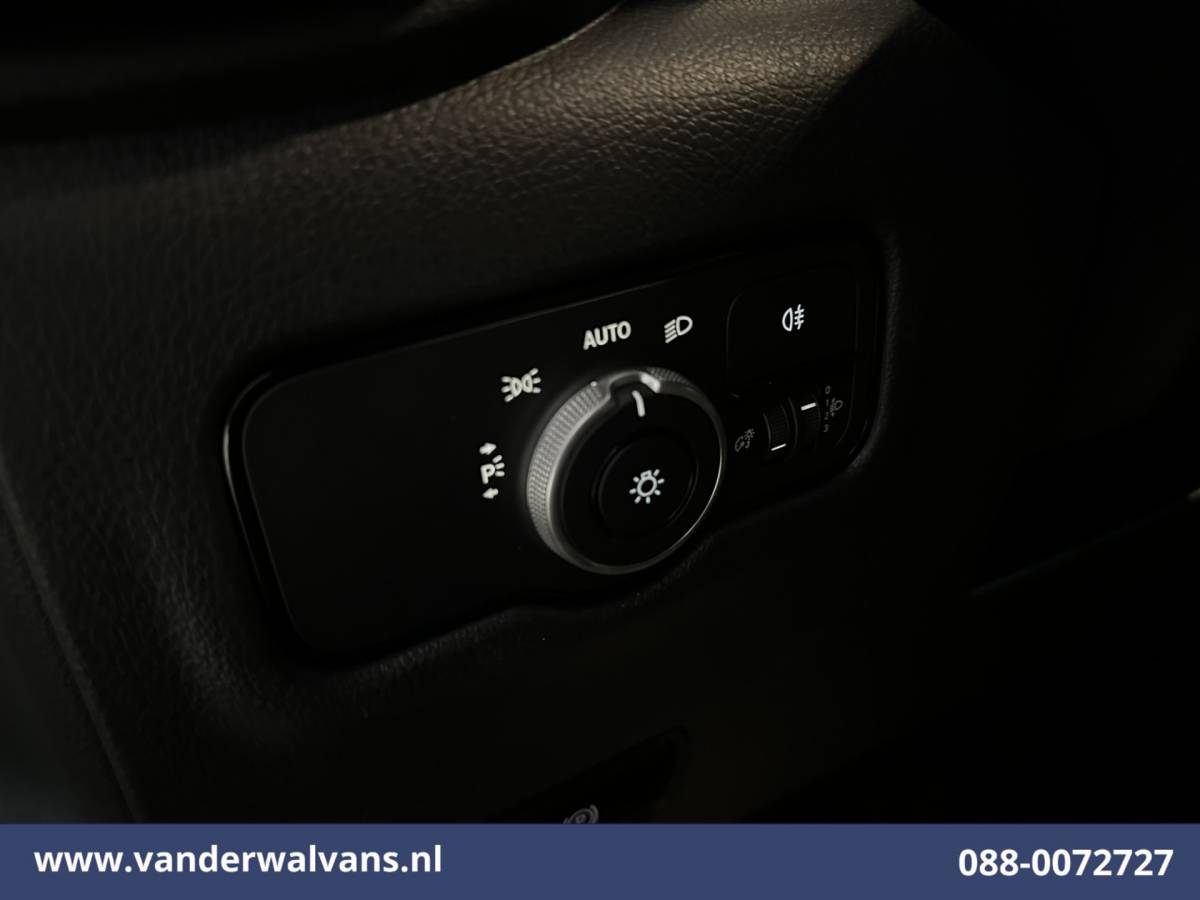 Mercedes-Benz Vito Mercedes-Benz Vito 116 CDI 164pk L2H1 2025 MODEL Euro6 Airco | Camera | Navigatie | Adaptieve Cruisecontrol Stoelverwarming, Parkeersensoren, Bijrijdersbank