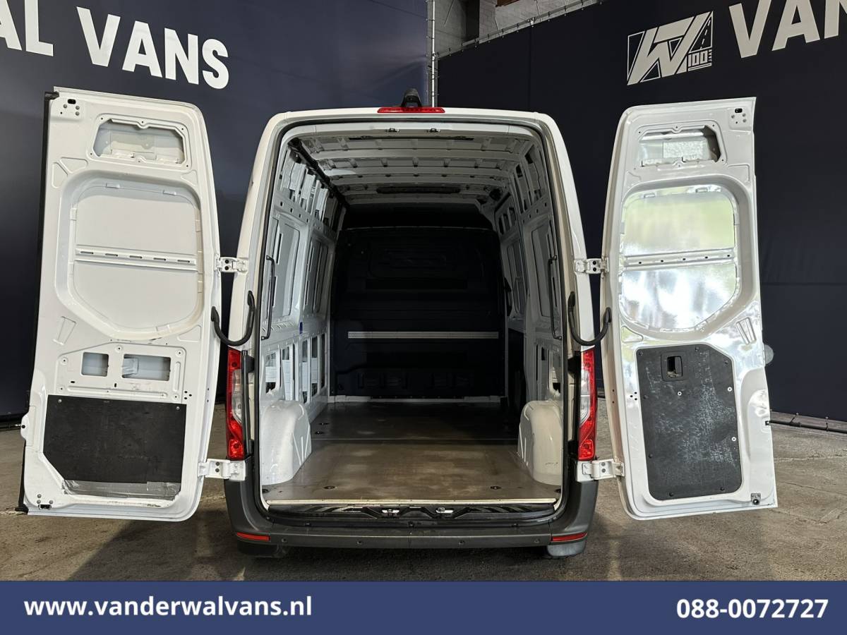 Mercedes-Benz Sprinter Mercedes-Benz Sprinter 315 CDI 150pk L2H2 Euro6 Airco | Camera | Apple Carplay | Cruisecontrol | Chauffeursstoel Android Auto, Parkeersensoren, Leder, Bijrijdersbank