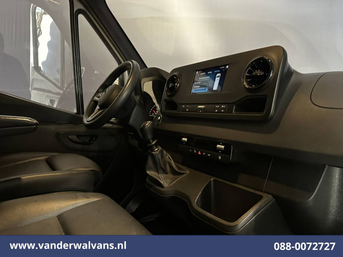 Mercedes-Benz Sprinter Mercedes-Benz Sprinter 315 CDI 150pk L2H2 Euro6 Airco | Camera | Apple Carplay | Cruisecontrol | Chauffeursstoel Android Auto, Parkeersensoren, Leder, Bijrijdersbank