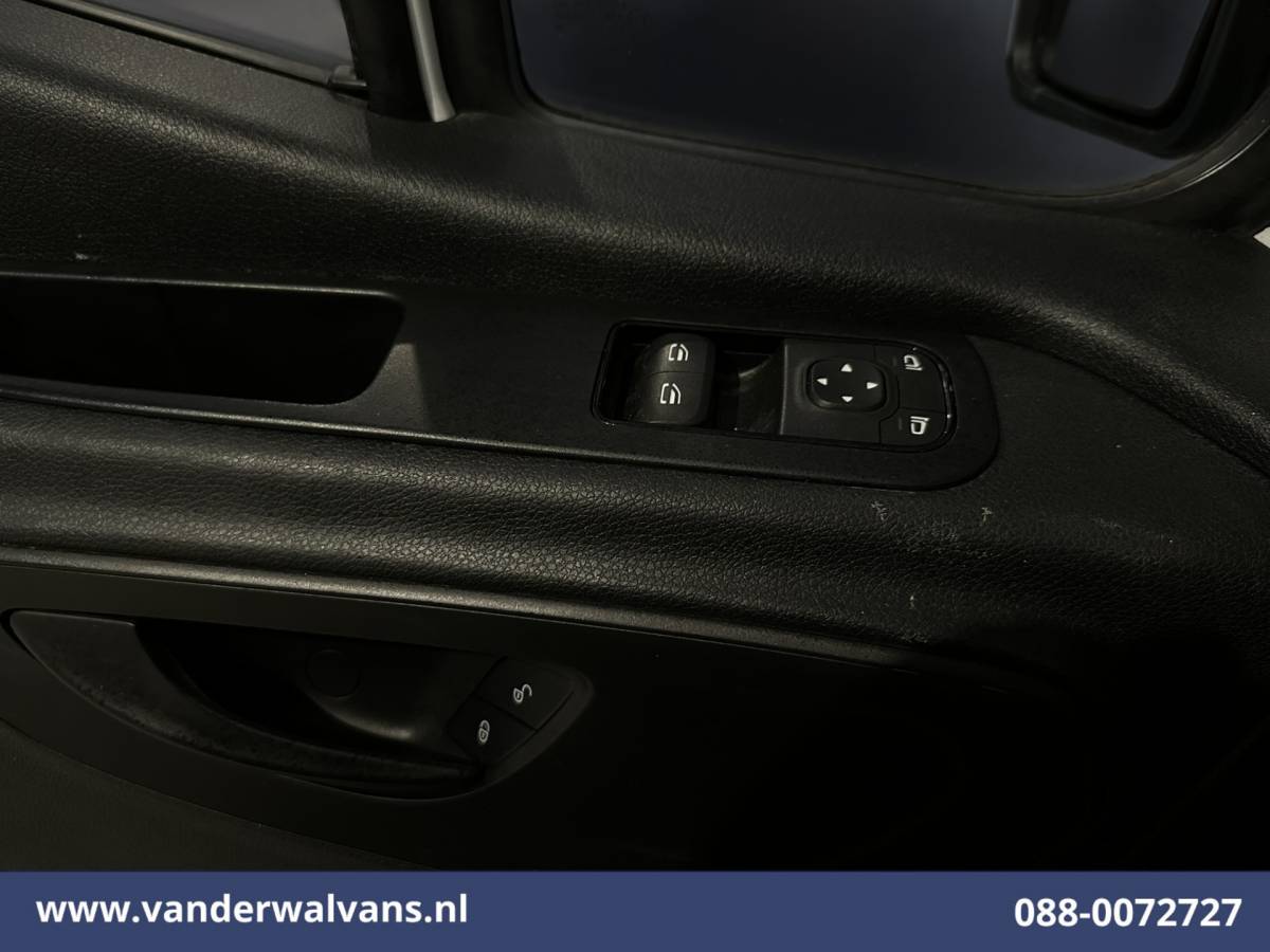 Mercedes-Benz Sprinter Mercedes-Benz Sprinter 315 CDI 150pk L2H2 Euro6 Airco | Camera | Apple Carplay | Cruisecontrol | Chauffeursstoel Android Auto, Parkeersensoren, Leder, Bijrijdersbank