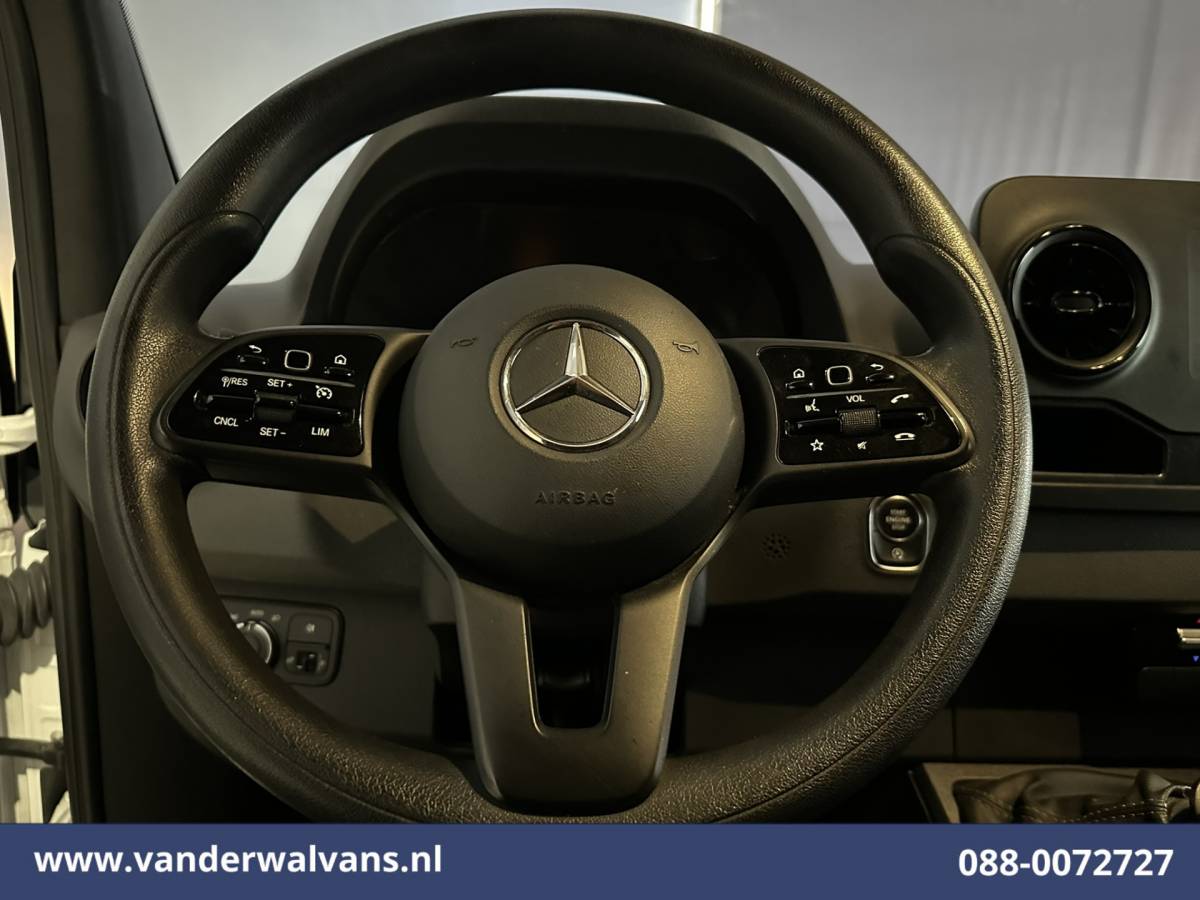 Mercedes-Benz Sprinter Mercedes-Benz Sprinter 315 CDI 150pk L2H2 Euro6 Airco | Camera | Apple Carplay | Cruisecontrol | Chauffeursstoel Android Auto, Parkeersensoren, Leder, Bijrijdersbank