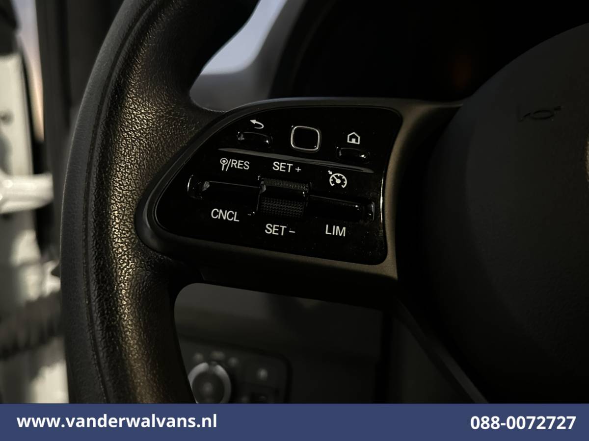Mercedes-Benz Sprinter Mercedes-Benz Sprinter 315 CDI 150pk L2H2 Euro6 Airco | Camera | Apple Carplay | Cruisecontrol | Chauffeursstoel Android Auto, Parkeersensoren, Leder, Bijrijdersbank