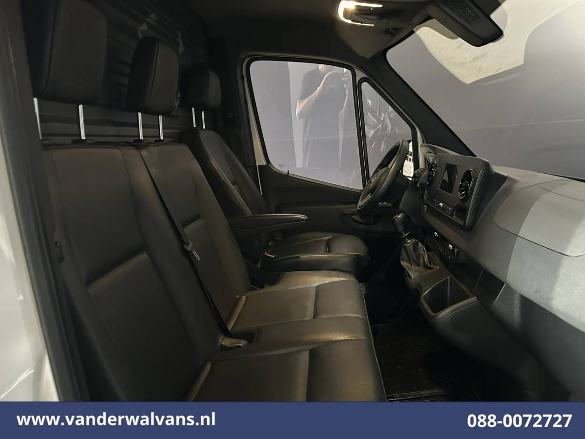 Mercedes-Benz Sprinter Mercedes-Benz Sprinter 315 CDI 150pk L2H2 Euro6 Airco | Camera | Apple Carplay | Cruisecontrol | Chauffeursstoel Android Auto, Parkeersensoren, Leder, Bijrijdersbank