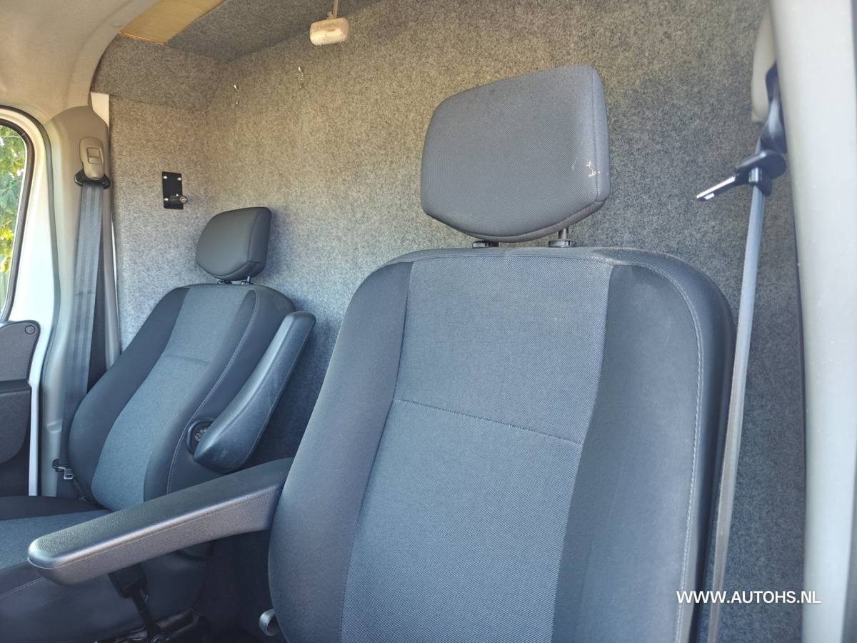 Renault Master Renault Master T35 2.3 dCi 135 L2H2 ,+ werkplaats inrichting , Euro 6 , 1e Eig , 140 PK , Apk 8- 2027 , Camera , leuke bus.