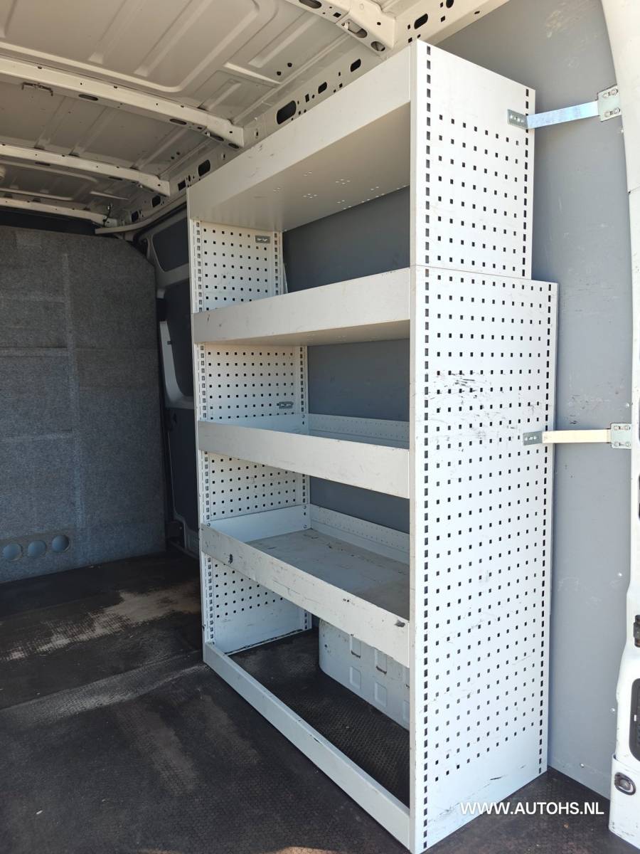 Renault Master Renault Master T35 2.3 dCi 135 L2H2 ,+ werkplaats inrichting , Euro 6 , 1e Eig , 140 PK , Apk 8- 2027 , Camera , leuke bus.
