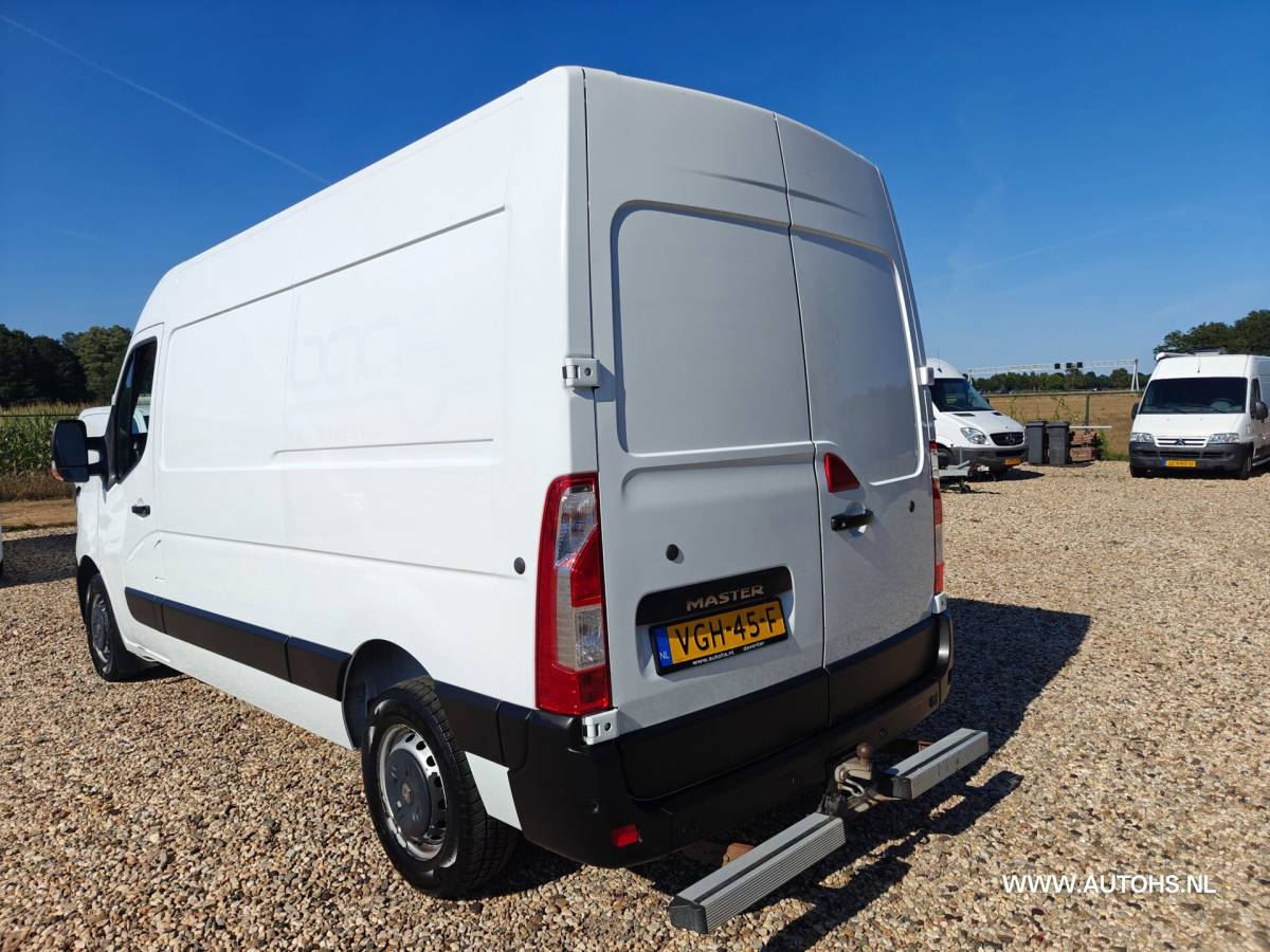 Renault Master Renault Master T35 2.3 dCi 135 L2H2 ,+ werkplaats inrichting , Euro 6 , 1e Eig , 140 PK , Apk 8- 2027 , Camera , leuke bus.
