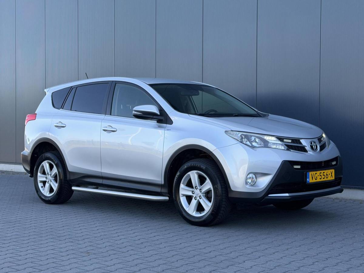 Toyota RAV4 Toyota RAV4 2.2 D-4D 4WD Grijs Kenteken – 2e Eigenaar – Camera – Clima – Trekhaak