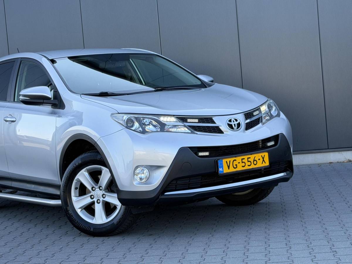 Toyota RAV4 Toyota RAV4 2.2 D-4D 4WD Grijs Kenteken – 2e Eigenaar – Camera – Clima – Trekhaak