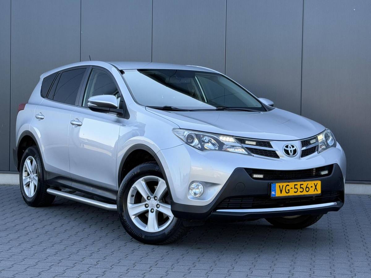 Toyota RAV4 Toyota RAV4 2.2 D-4D 4WD Grijs Kenteken – 2e Eigenaar – Camera – Clima – Trekhaak