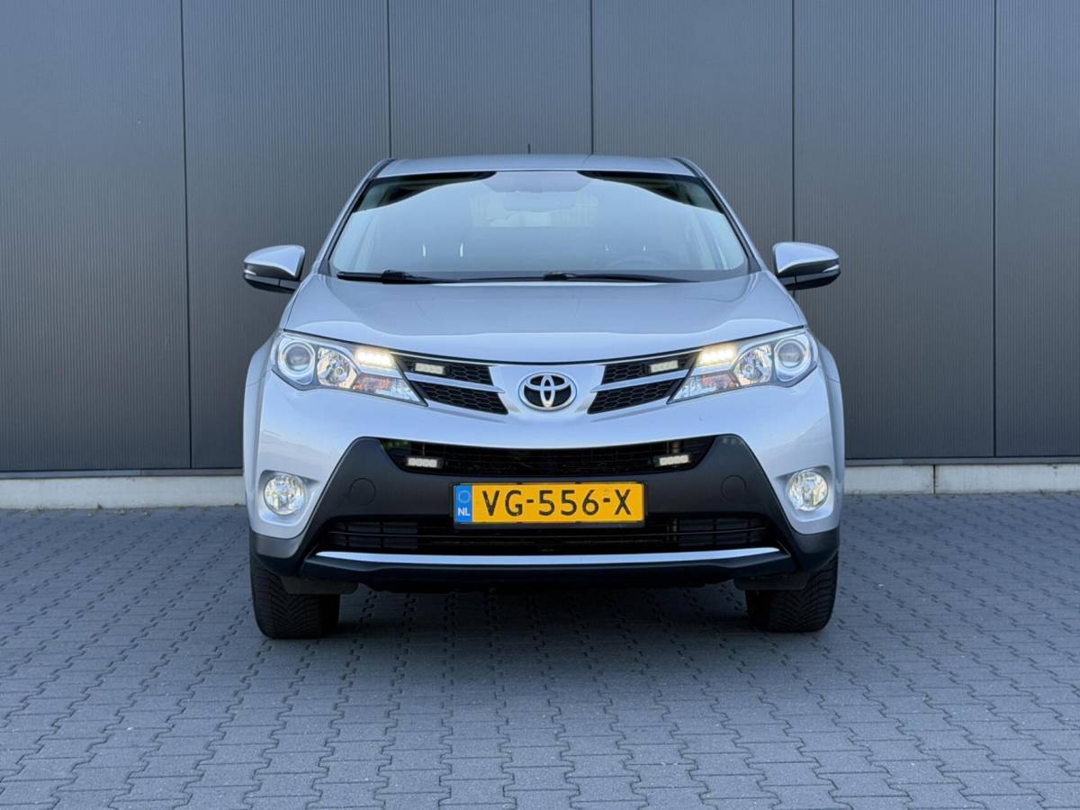 Toyota RAV4 Toyota RAV4 2.2 D-4D 4WD Grijs Kenteken – 2e Eigenaar – Camera – Clima – Trekhaak