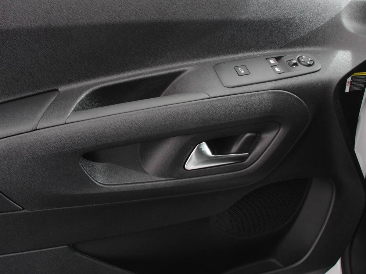 Opel Combo Opel Combo 1.5 BlueHDi 130PK L2 Automaat Apple Carplay / Android Auto Navigatie Trekhaak Airco Camera Cruise Control Parkeersensoren V+A DAB
