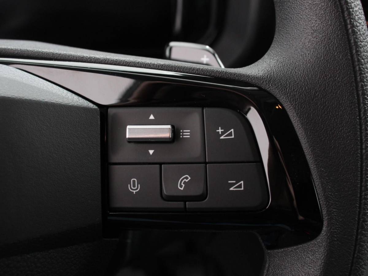 Opel Combo Opel Combo 1.5 BlueHDi 130PK L2 Automaat Apple Carplay / Android Auto Navigatie Trekhaak Airco Camera Cruise Control Parkeersensoren V+A DAB