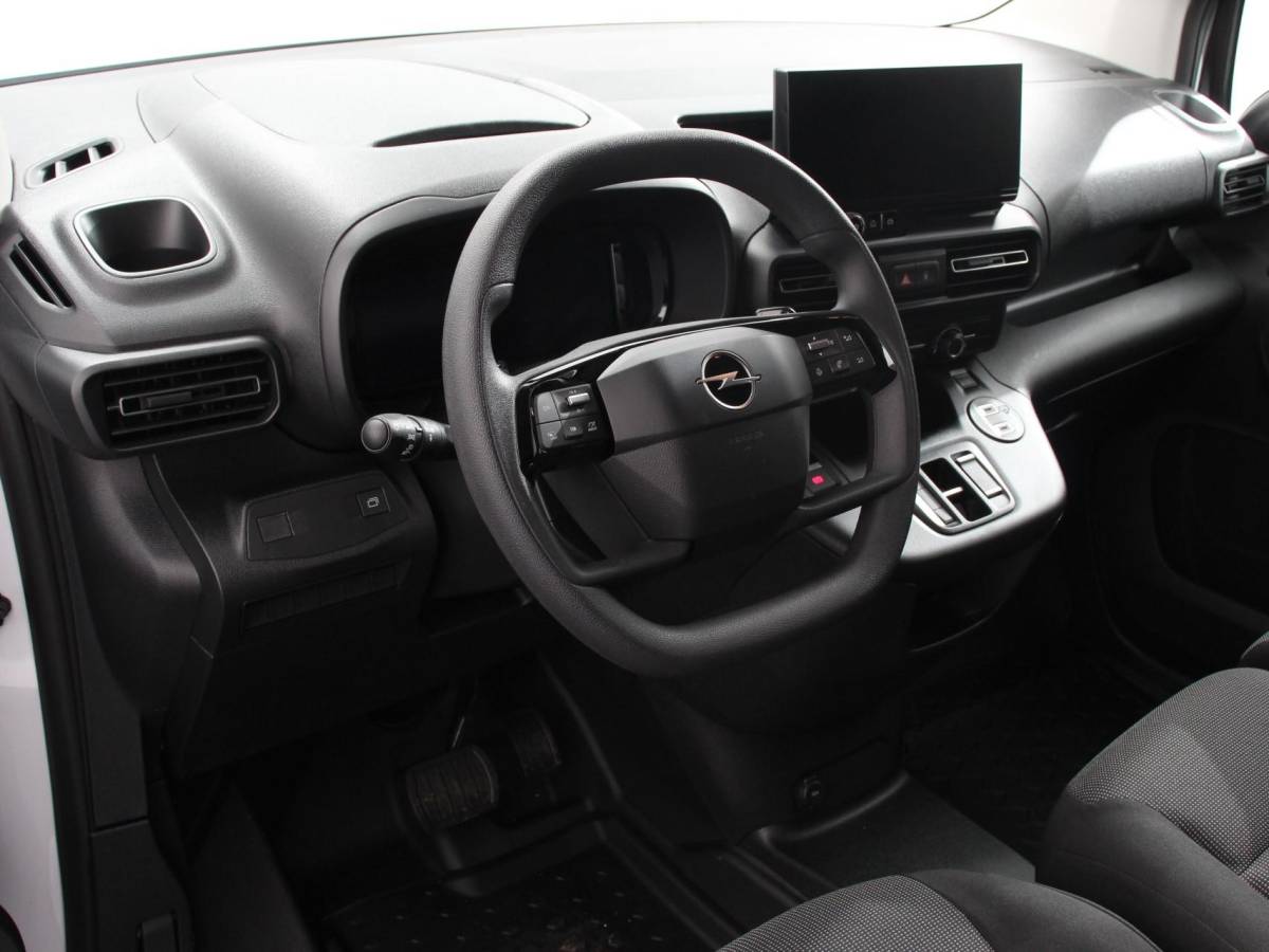 Opel Combo Opel Combo 1.5 BlueHDi 130PK L2 Automaat Apple Carplay / Android Auto Navigatie Trekhaak Airco Camera Cruise Control Parkeersensoren V+A DAB
