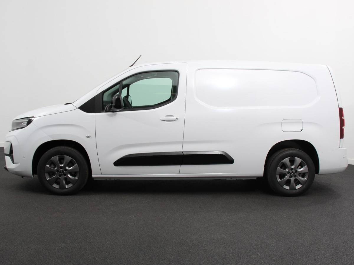 Opel Combo Opel Combo 1.5 BlueHDi 130PK L2 Automaat Apple Carplay / Android Auto Navigatie Trekhaak Airco Camera Cruise Control Parkeersensoren V+A DAB
