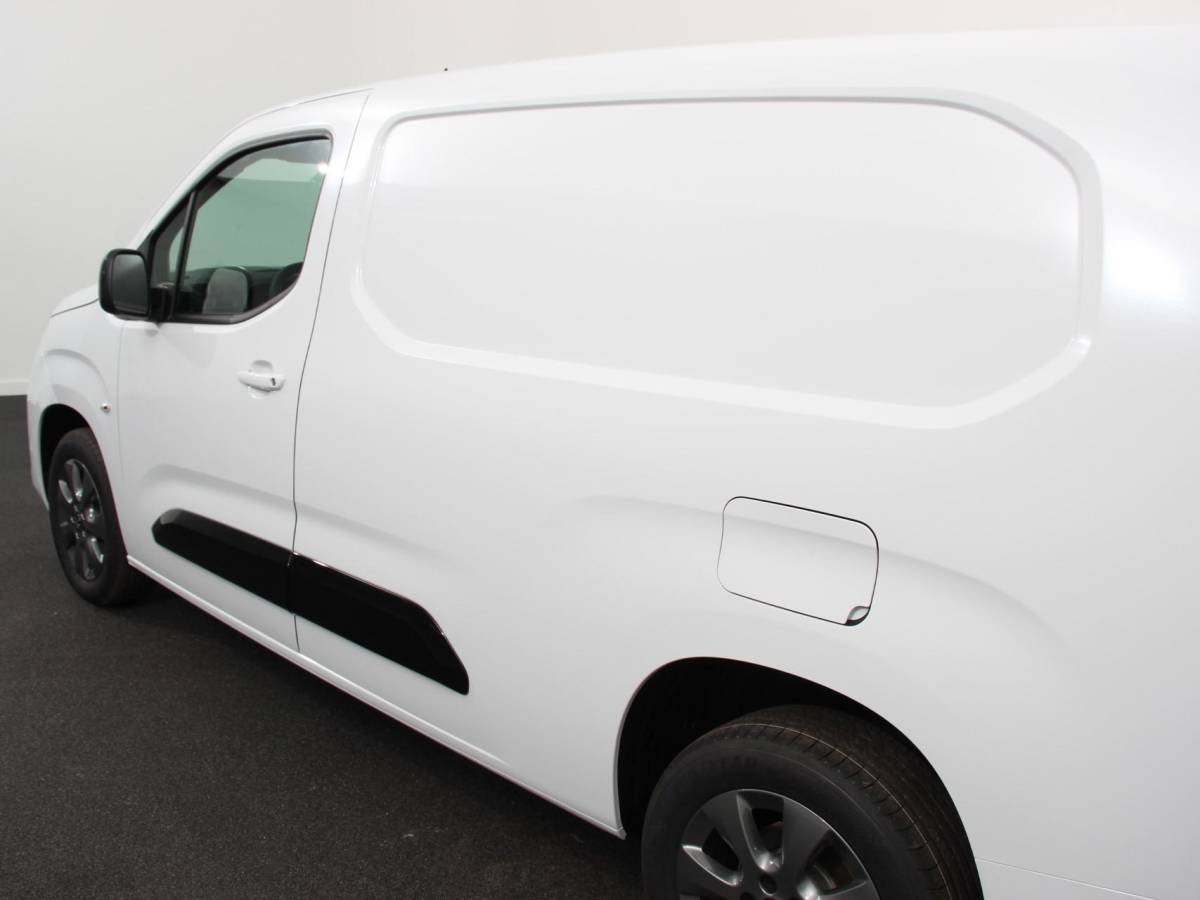 Opel Combo Opel Combo 1.5 BlueHDi 130PK L2 Automaat Apple Carplay / Android Auto Navigatie Trekhaak Airco Camera Cruise Control Parkeersensoren V+A DAB