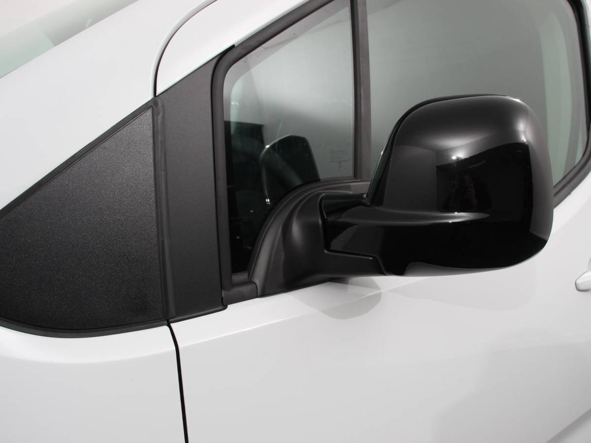 Opel Combo Opel Combo 1.5 BlueHDi 130PK L2 Automaat Apple Carplay / Android Auto Navigatie Trekhaak Airco Camera Cruise Control Parkeersensoren V+A DAB