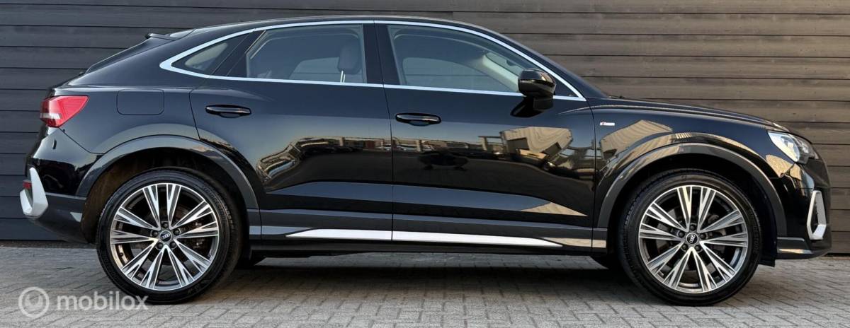 Audi Q3 Audi Q3 Sportback 45 TFSI e S-line Carplay/LED/Leder/Winterpakket