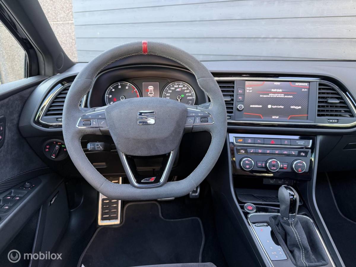 SEAT Leon Seat Leon ST 2.0 TSI CUPRA 300 4DRIVE Kuipstoel/Pano.dak/Carplay