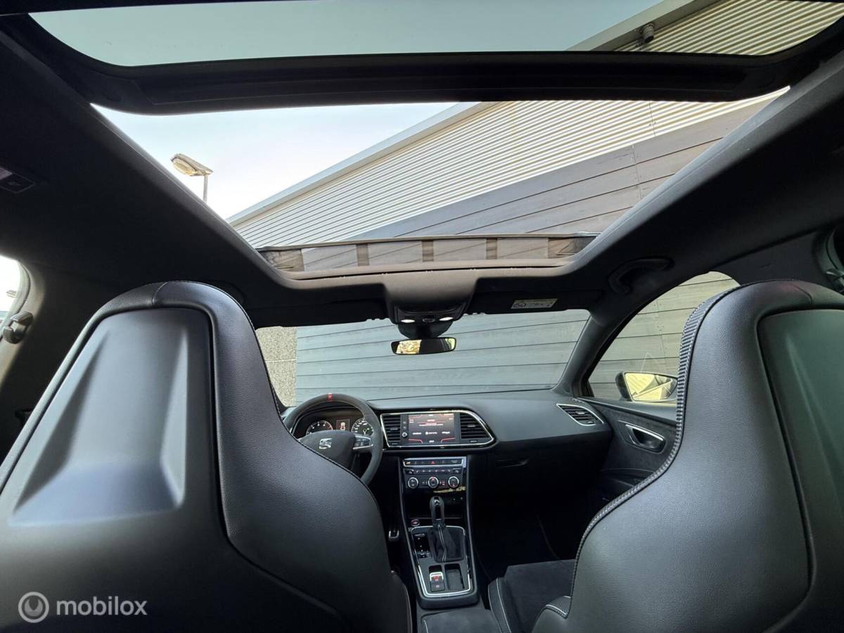 SEAT Leon Seat Leon ST 2.0 TSI CUPRA 300 4DRIVE Kuipstoel/Pano.dak/Carplay