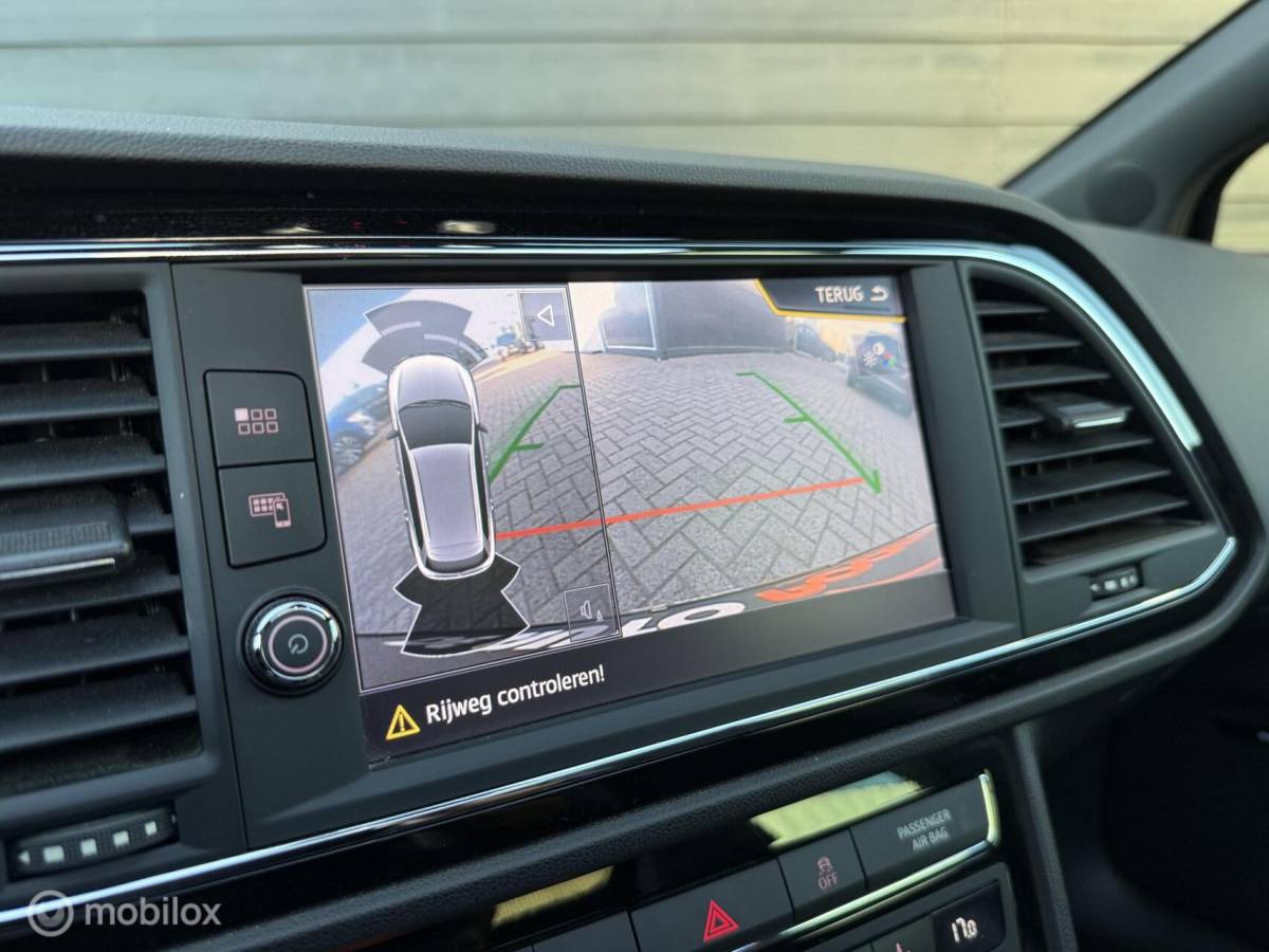 SEAT Leon Seat Leon ST 2.0 TSI CUPRA 300 4DRIVE Kuipstoel/Pano.dak/Carplay