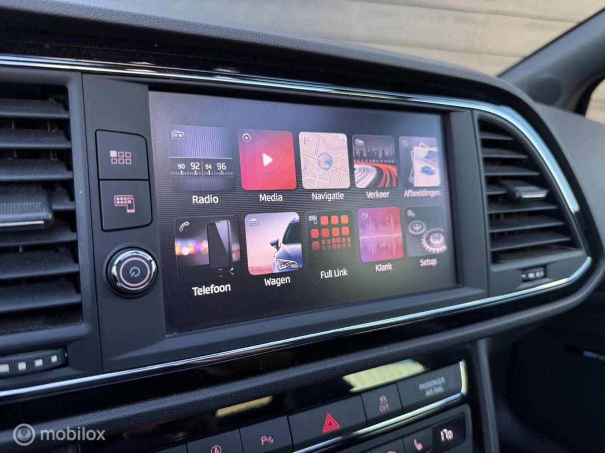 SEAT Leon Seat Leon ST 2.0 TSI CUPRA 300 4DRIVE Kuipstoel/Pano.dak/Carplay