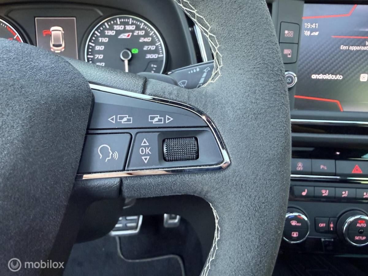 SEAT Leon Seat Leon ST 2.0 TSI CUPRA 300 4DRIVE Kuipstoel/Pano.dak/Carplay