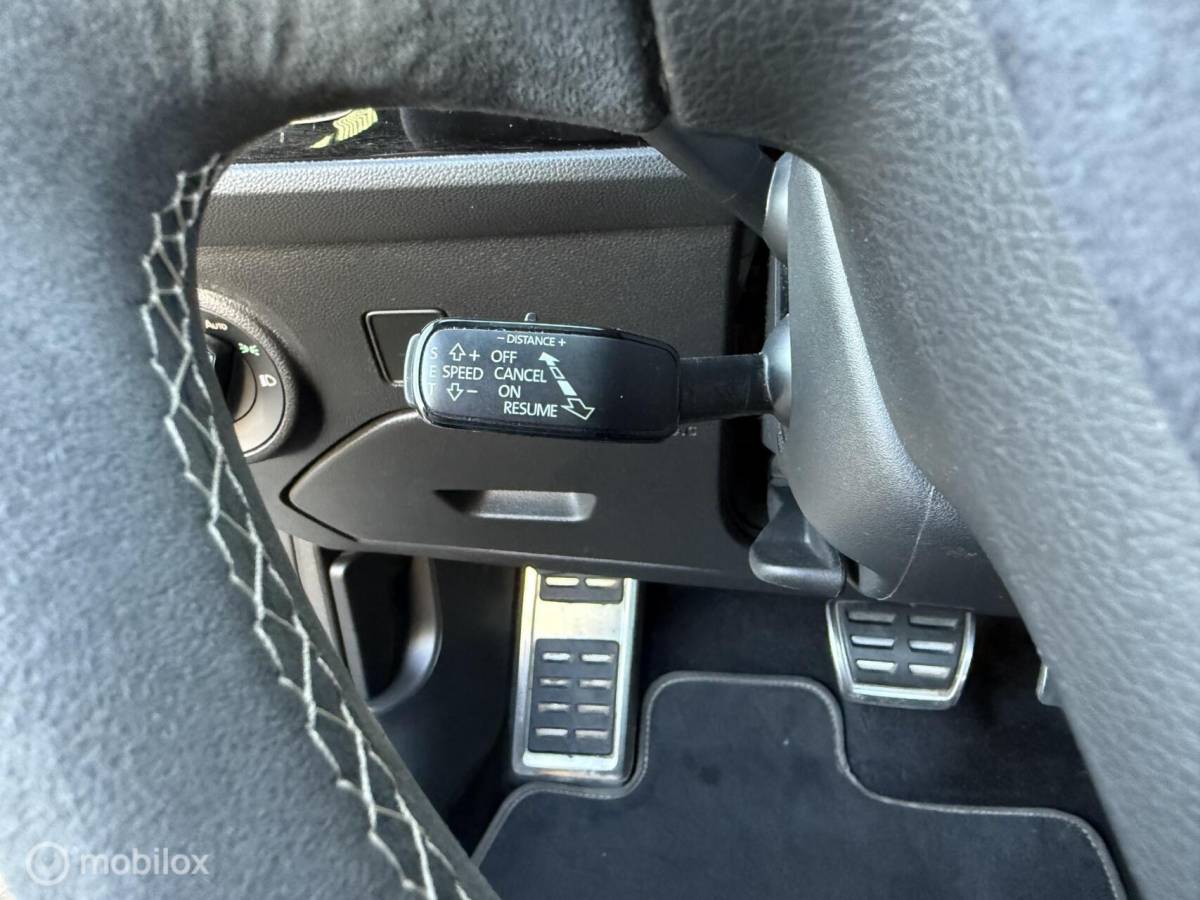 SEAT Leon Seat Leon ST 2.0 TSI CUPRA 300 4DRIVE Kuipstoel/Pano.dak/Carplay