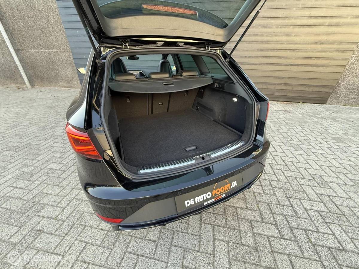SEAT Leon Seat Leon ST 2.0 TSI CUPRA 300 4DRIVE Kuipstoel/Pano.dak/Carplay