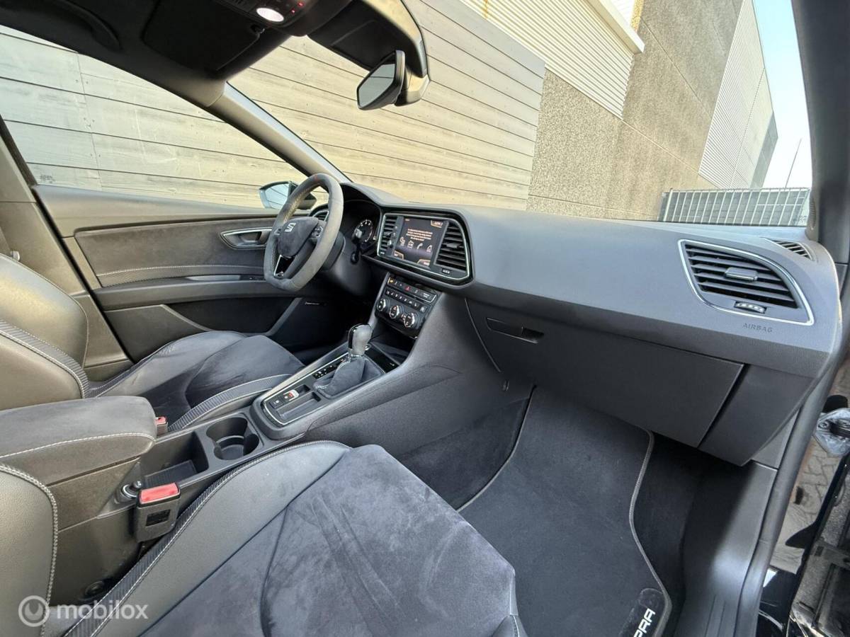 SEAT Leon Seat Leon ST 2.0 TSI CUPRA 300 4DRIVE Kuipstoel/Pano.dak/Carplay