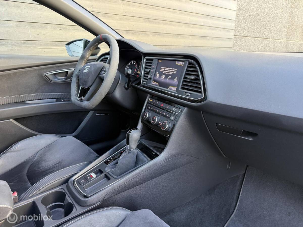 SEAT Leon Seat Leon ST 2.0 TSI CUPRA 300 4DRIVE Kuipstoel/Pano.dak/Carplay