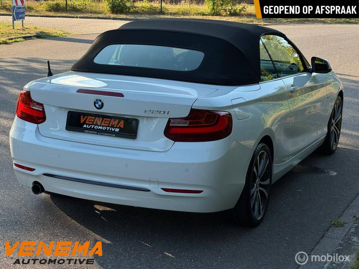 BMW 2 Serie BMW 220i Cabrio Sport Executive|1e Eigenaar|Xenon|LED|6-bak