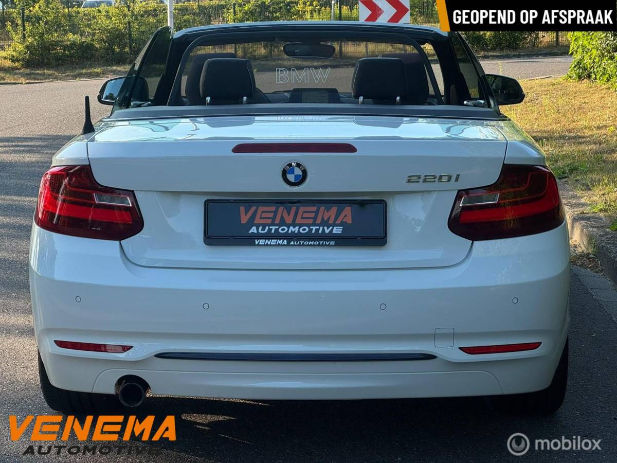 BMW 2 Serie BMW 220i Cabrio Sport Executive|1e Eigenaar|Xenon|LED|6-bak