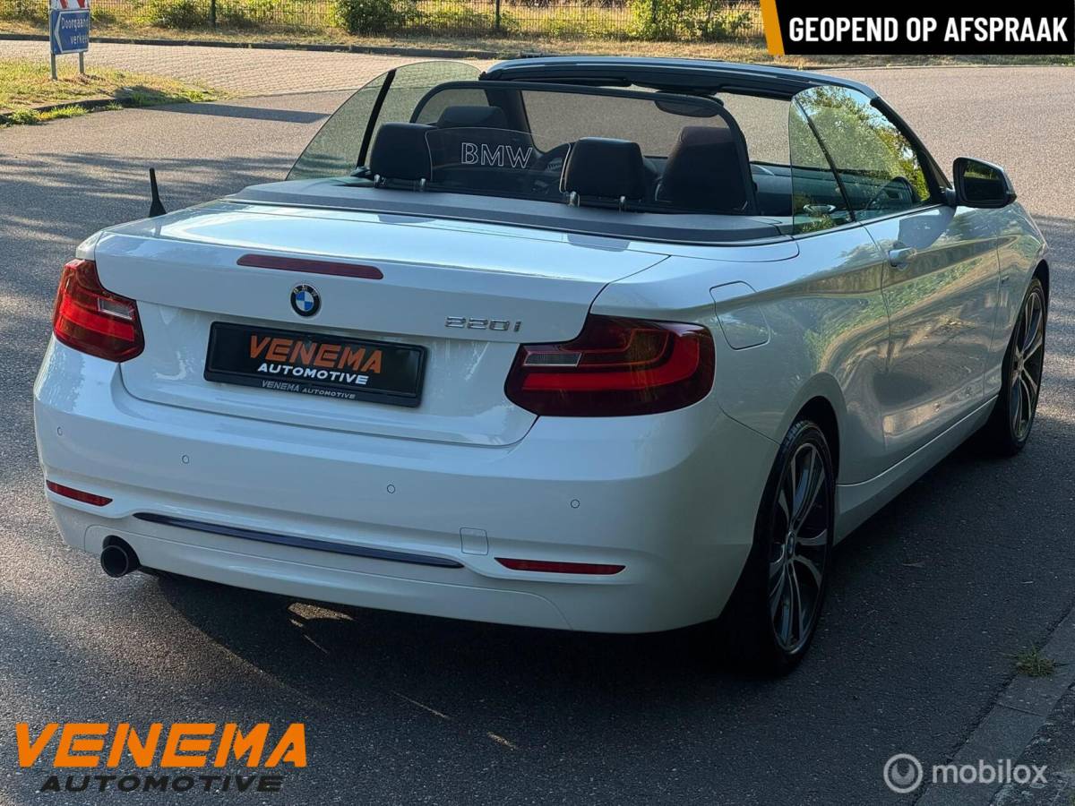 BMW 2 Serie BMW 220i Cabrio Sport Executive|1e Eigenaar|Xenon|LED|6-bak