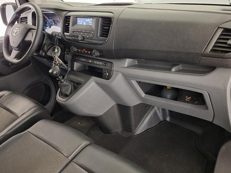 Toyota ProAce Toyota PROACE Worker 2.0 D-4D LANG L3H1 IMPERIAAL 2500KG TREKHAAK