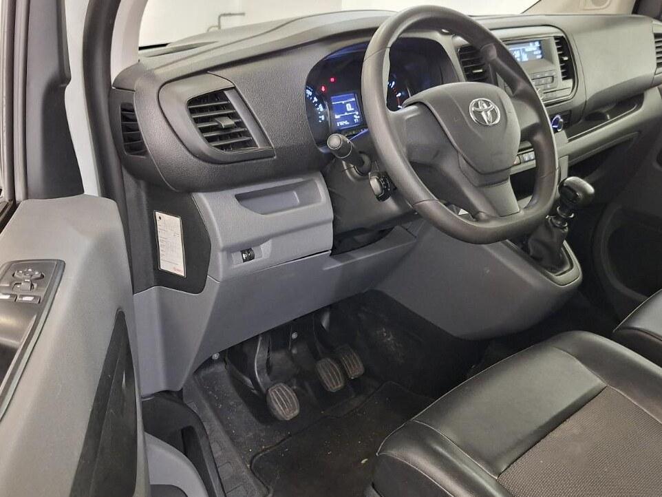 Toyota ProAce Toyota PROACE Worker 2.0 D-4D LANG L3H1 IMPERIAAL 2500KG TREKHAAK