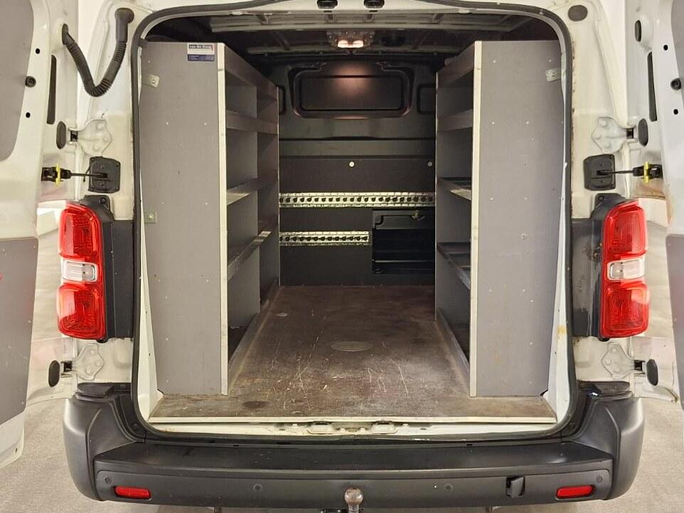 Toyota ProAce Toyota PROACE Worker 2.0 D-4D LANG L3H1 IMPERIAAL 2500KG TREKHAAK