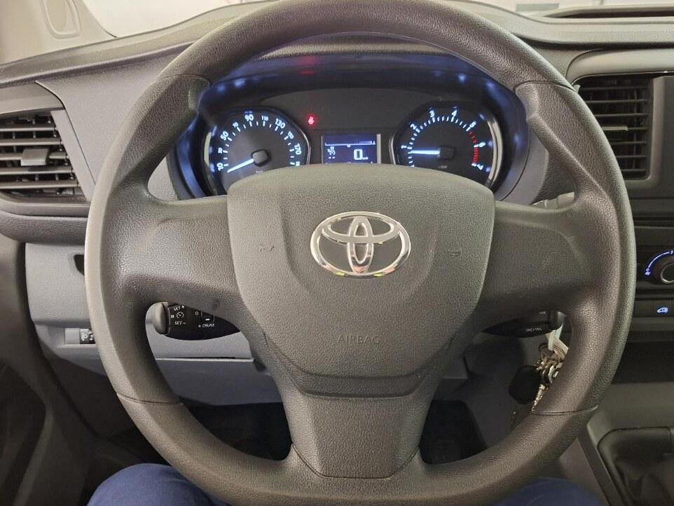 Toyota ProAce Toyota PROACE Worker 2.0 D-4D LANG L3H1 IMPERIAAL 2500KG TREKHAAK