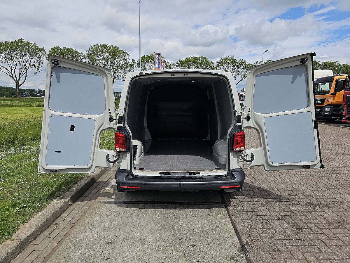 Volkswagen Transporter VOLKSWAGEN TRANSPORTER 2.0 TDI t6.1 l2h1 automaat!