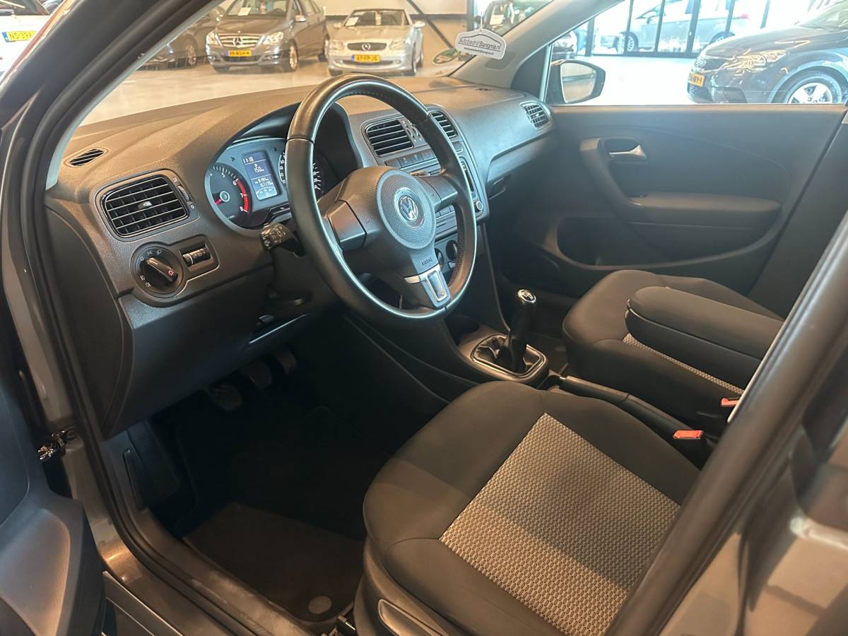 Volkswagen Polo Volkswagen Polo 1.2 TSI 5-DEURS COMFORTLINE|AIRCO|CRUISE CONTROL|TREKHAAK|LM-VELGEN|ISOFIX|nwe APK+ONDERHOUDSBEURT BIJ AFLEVERING