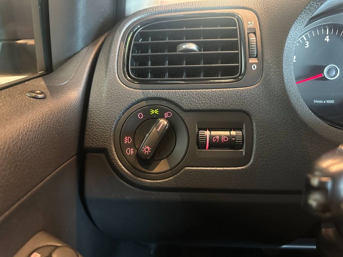 Volkswagen Polo Volkswagen Polo 1.2 TSI 5-DEURS COMFORTLINE|AIRCO|CRUISE CONTROL|TREKHAAK|LM-VELGEN|ISOFIX|nwe APK+ONDERHOUDSBEURT BIJ AFLEVERING