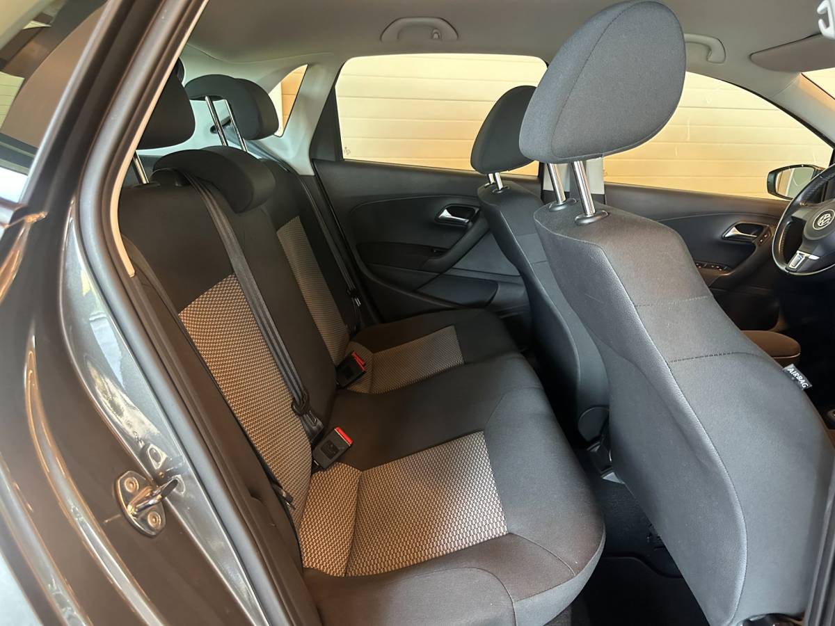 Volkswagen Polo Volkswagen Polo 1.2 TSI 5-DEURS COMFORTLINE|AIRCO|CRUISE CONTROL|TREKHAAK|LM-VELGEN|ISOFIX|nwe APK+ONDERHOUDSBEURT BIJ AFLEVERING