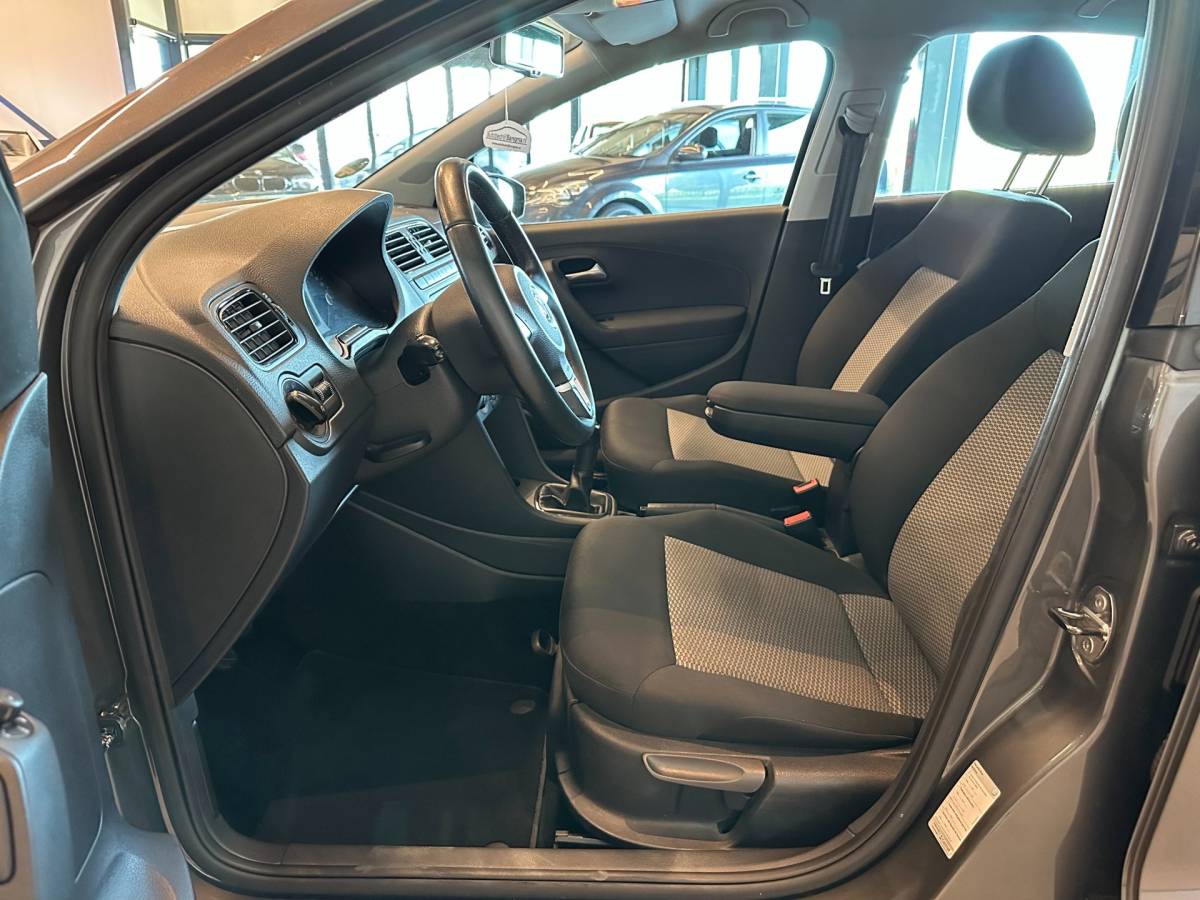 Volkswagen Polo Volkswagen Polo 1.2 TSI 5-DEURS COMFORTLINE|AIRCO|CRUISE CONTROL|TREKHAAK|LM-VELGEN|ISOFIX|nwe APK+ONDERHOUDSBEURT BIJ AFLEVERING
