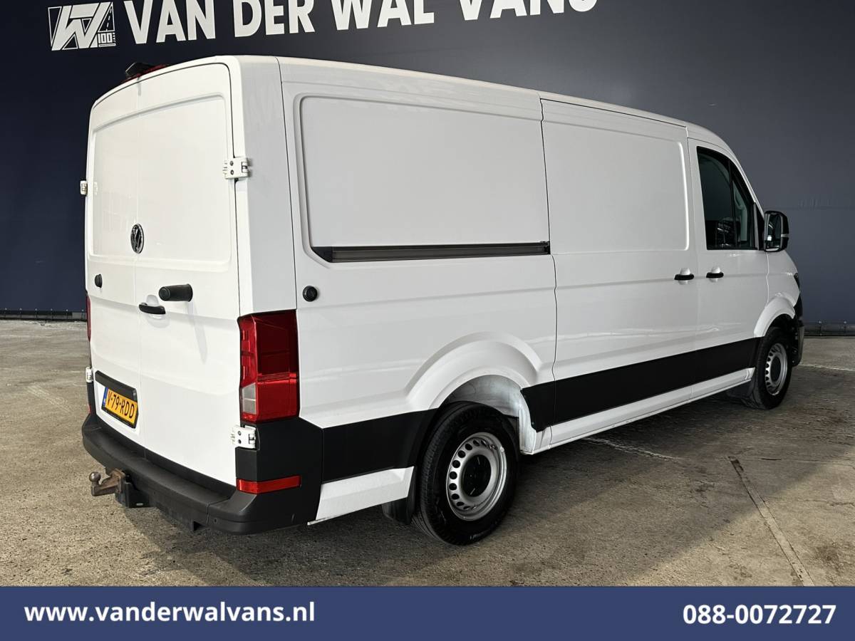 Volkswagen Crafter Volkswagen Crafter 2.0 TDI L3H2 L2H1 Euro6 Airco | Camera | Navigatie | Apple Carplay | Stoelverwarming Android Auto, 2500kg Trekhaak, Verwarmde voorruit, Parkeersensoren, Bijrijdersbank