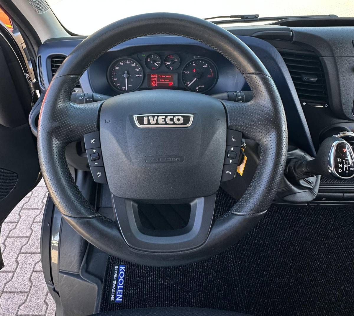 Iveco Daily Iveco Daily 35S14V 2.3 L1H1 3500kg trekgewicht automaat MARGE