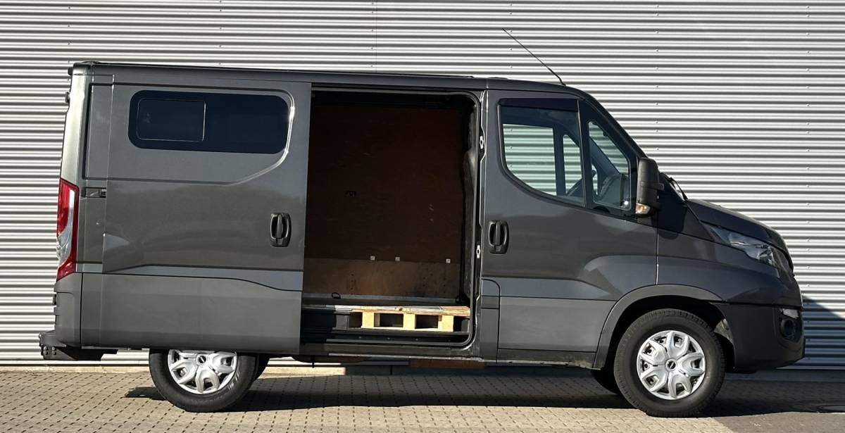 Iveco Daily Iveco Daily 35S14V 2.3 L1H1 3500kg trekgewicht automaat MARGE