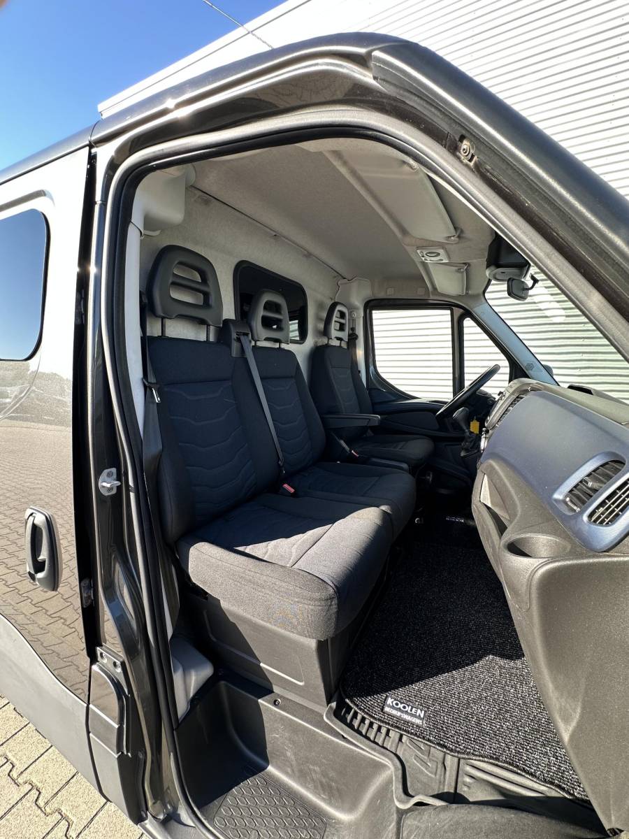 Iveco Daily Iveco Daily 35S14V 2.3 L1H1 3500kg trekgewicht automaat MARGE
